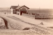 Stanice Zdislavice, snímek z roku 1902. Doposud v provozu...